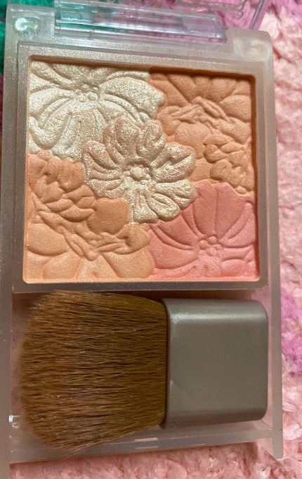 グロウフルールチークス(ブレンドタイプ)/キャンメイク/パウダーチークを使ったクチコミ(1枚目)