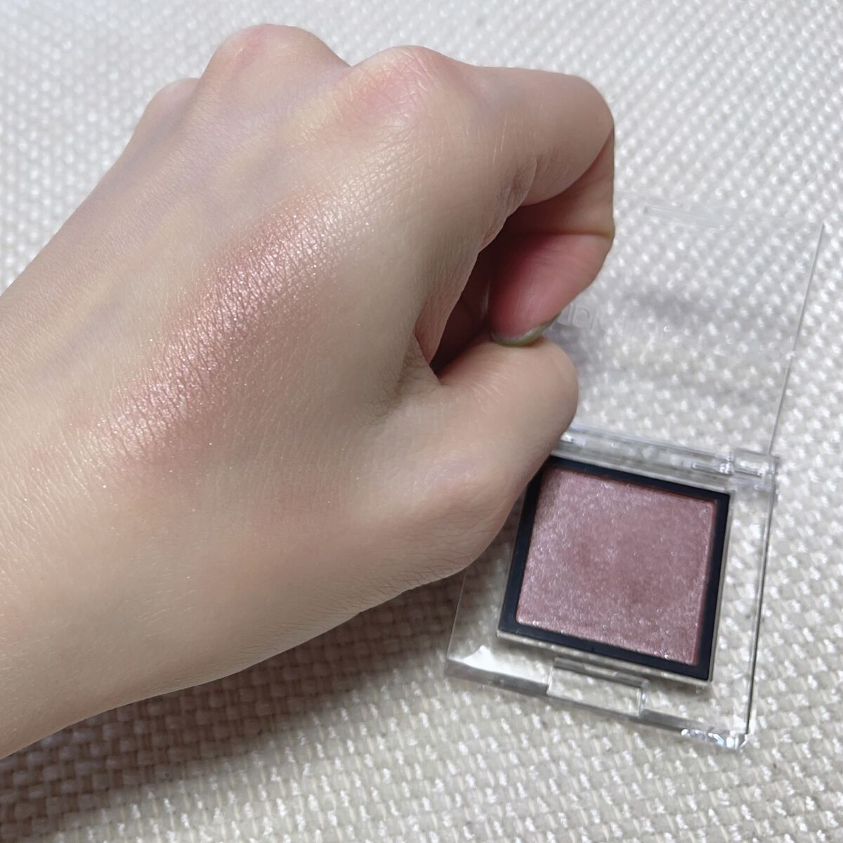 アディクション ザ アイシャドウ パール 019P Shanghai Breakfast/ADDICTION/単色アイシャドウを使ったクチコミ（3枚目）
