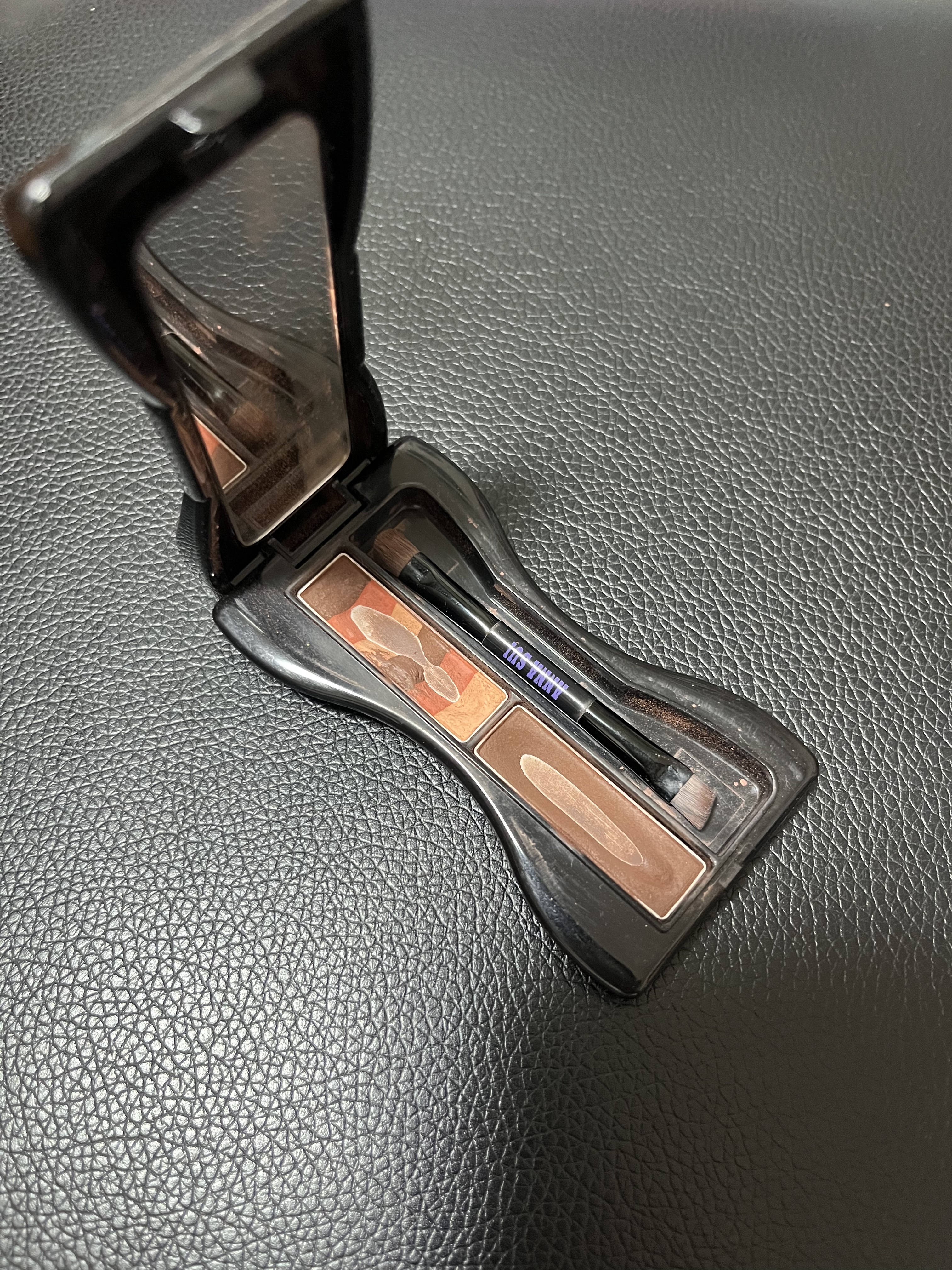 アイブロウ カラー コンパクト 01/ANNA SUI/パウダーアイブロウを使ったクチコミ（1枚目）