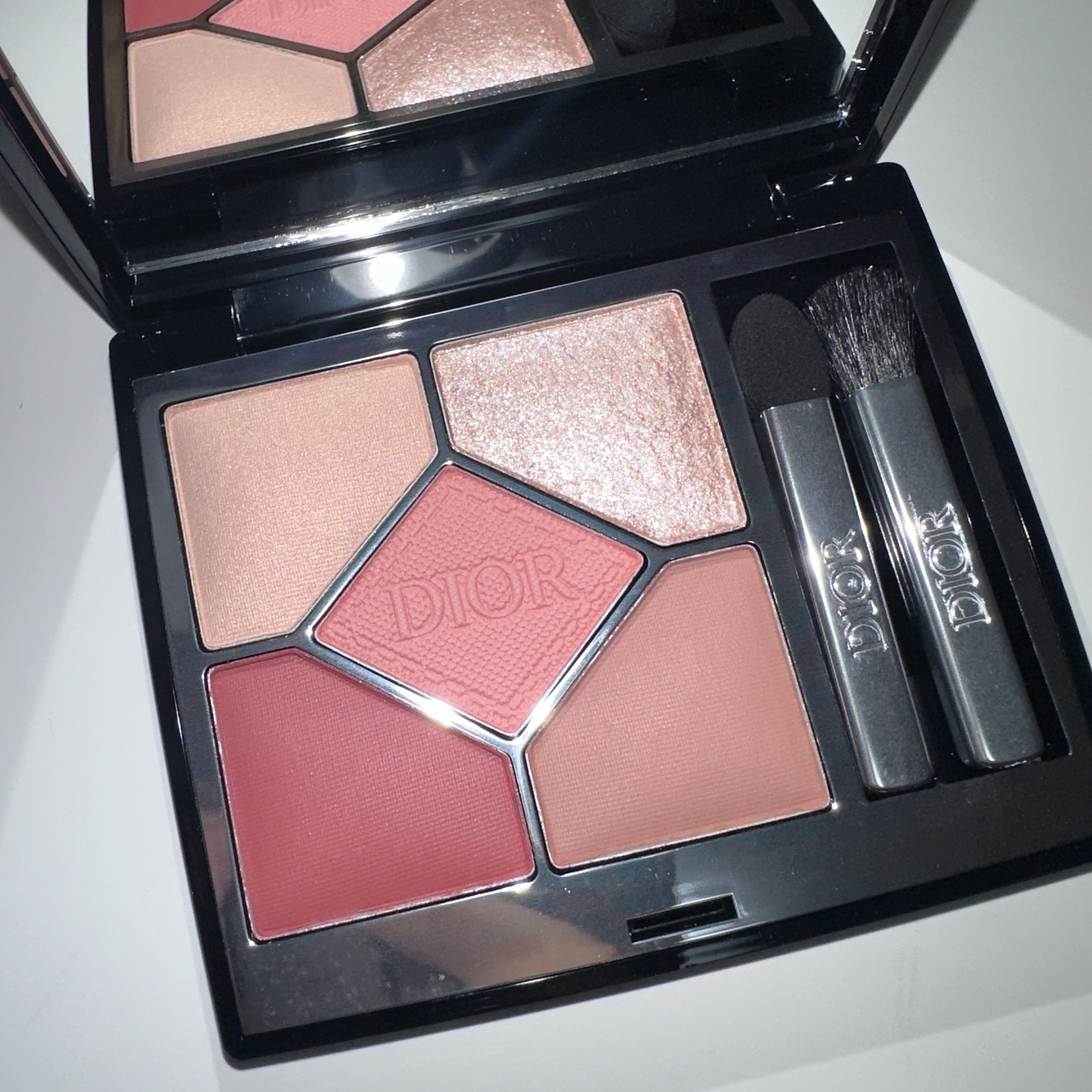 ディオールショウ サンク クルール/Dior/アイシャドウを使ったクチコミ（3枚目）