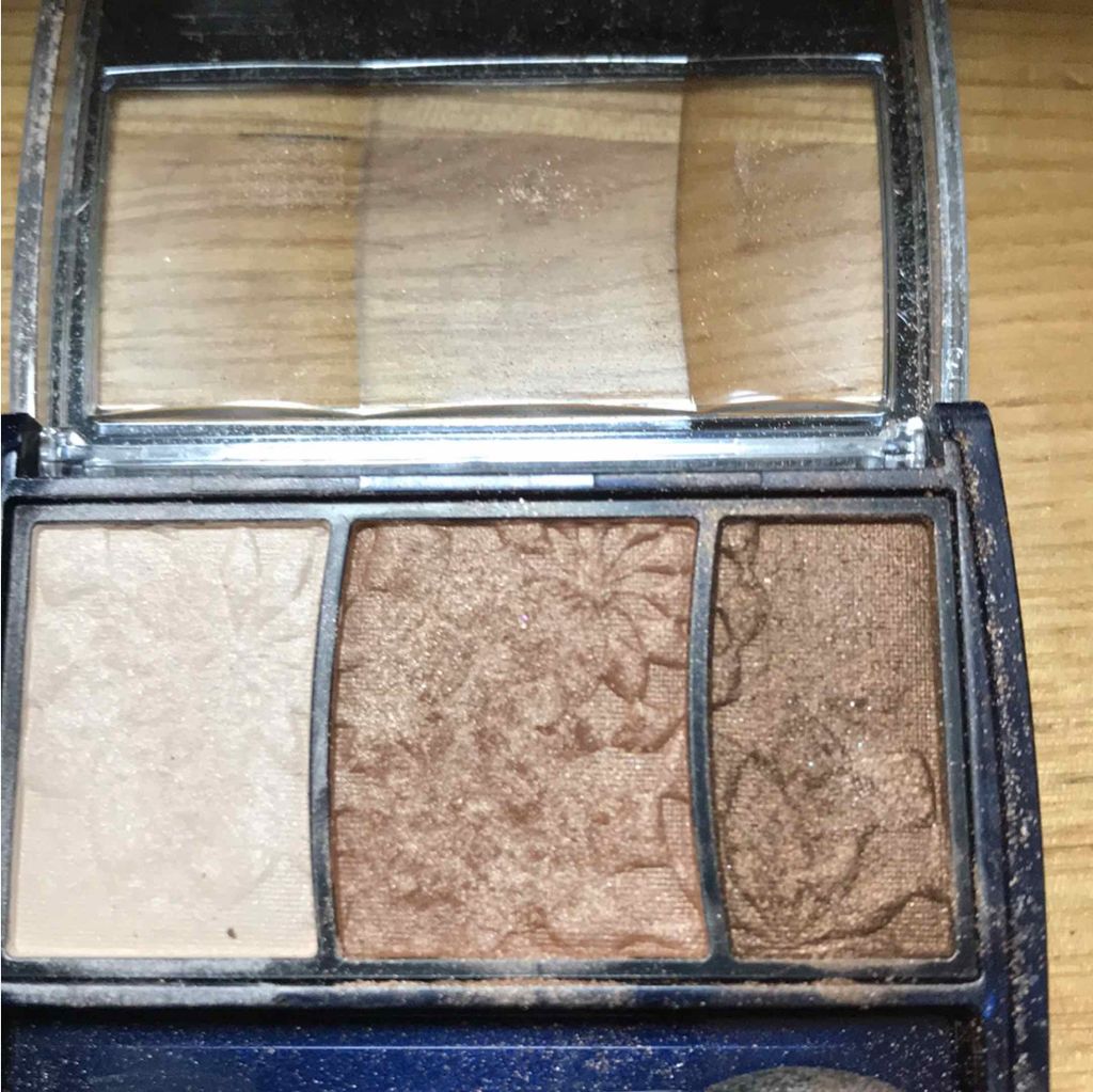 media モイストフィットパクトEXのクチコミ「メディア モイストフィットパクトと、グラデカラーアイシャドウBR01です🤗
ファンデの方はカー.....」（3枚目）