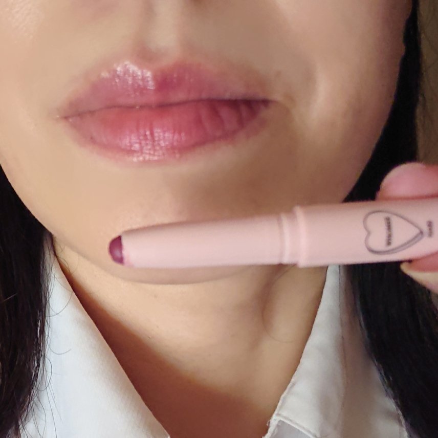 マットリップクレヨン/WHOMEE/口紅を使ったクチコミ（1枚目）