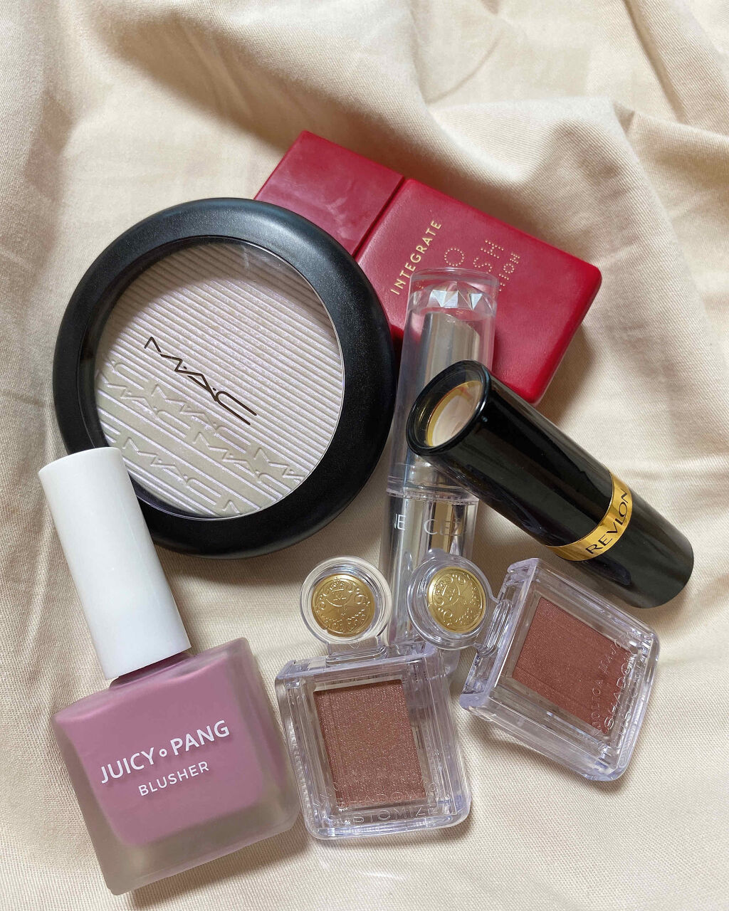 ラスティンググロスリップ/CEZANNE/口紅を使ったクチコミ（2枚目）