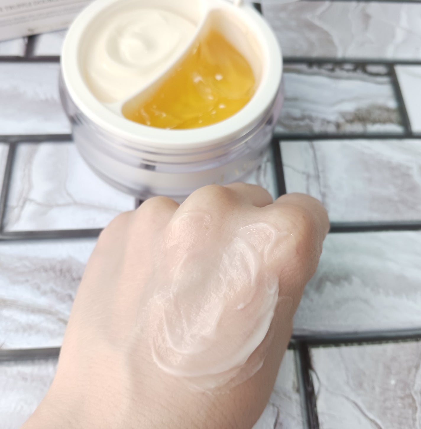 ホワイトトリュフダブルセラムアンドクリーム/ダルバ/フェイスクリームを使ったクチコミ(3枚目)