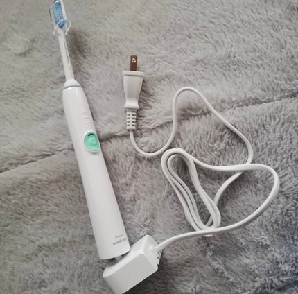 フィリップス ソニッケアー イージークリーンのクチコミ「電動歯ブラシついに買った。
一番安いのだけど👍😊🙋
#ソニックケアー 
フィリップスソニッケア.....」(2枚目)