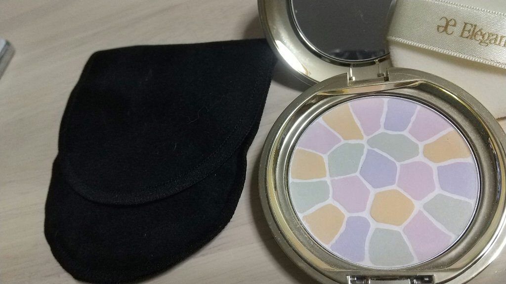 ラ プードル オートニュアンス/Elégance/プレストパウダーを使ったクチコミ(1枚目)