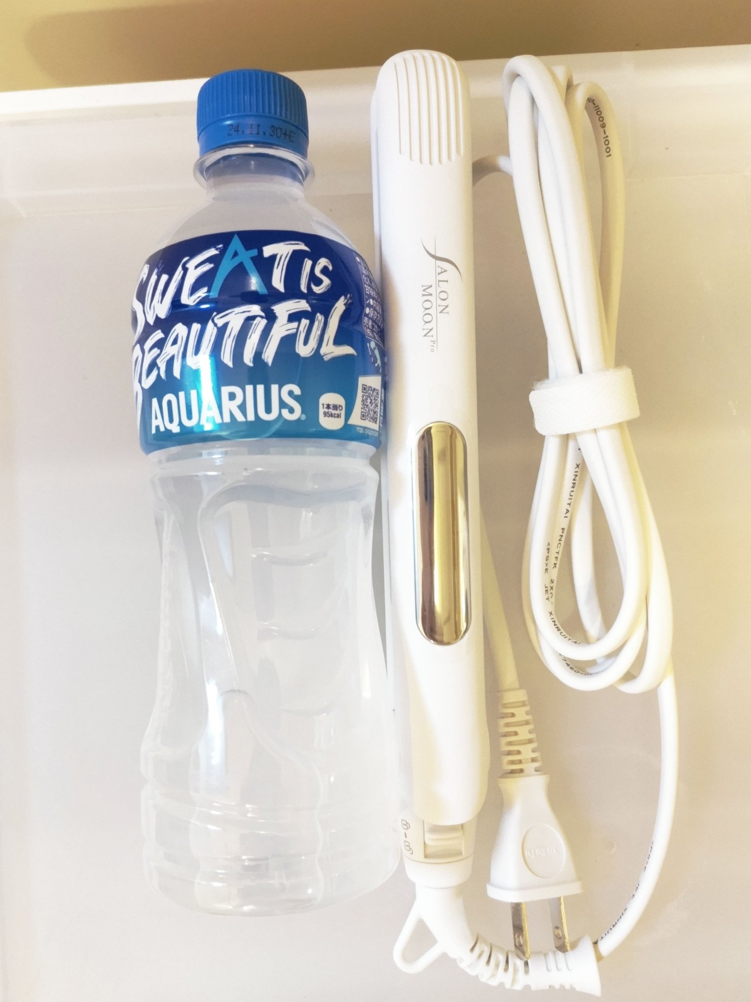 SALONMOON ミラーチタニウム ストレートヘアアイロン ミニSLM010のクチコミ「SALONMOONミラーチタニウム ストレートヘアアイロン ミニホワイト
前髪のうねりとクセが.....」（3枚目）