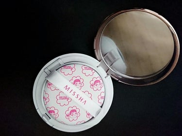 MISSHA M クッションベース（ミルキー）のクチコミ「こちらはMISSHAのMAGIC CUSHION MILKYです🍬

数量限定ものだそうなので.....」（2枚目）