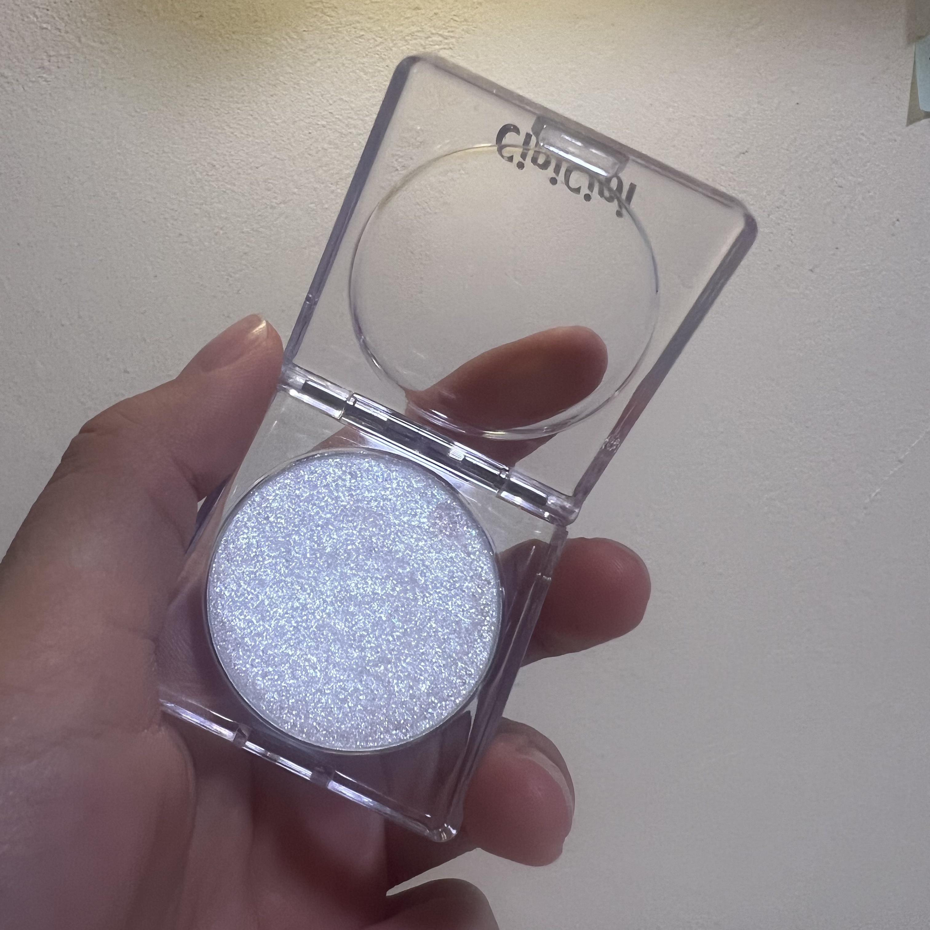 シピシピ ブリンブリンハイライター　 01 アイスダイヤモンド/CipiCipi/パウダーハイライトを使ったクチコミ（3枚目）