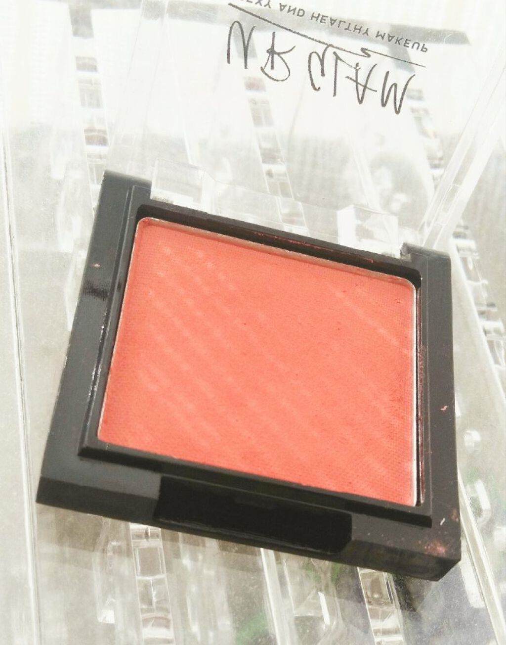 菜夏 on LIPS 「{秋メイクに使えそうなアイシャドウ/}投稿してなくてすみません..」(4枚目)