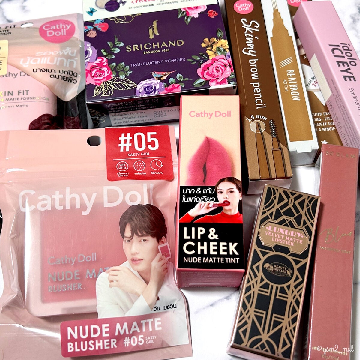 LUXURY VELVET MATTE LIPSTICK/Beauty Cottage/口紅を使ったクチコミ(9枚目)