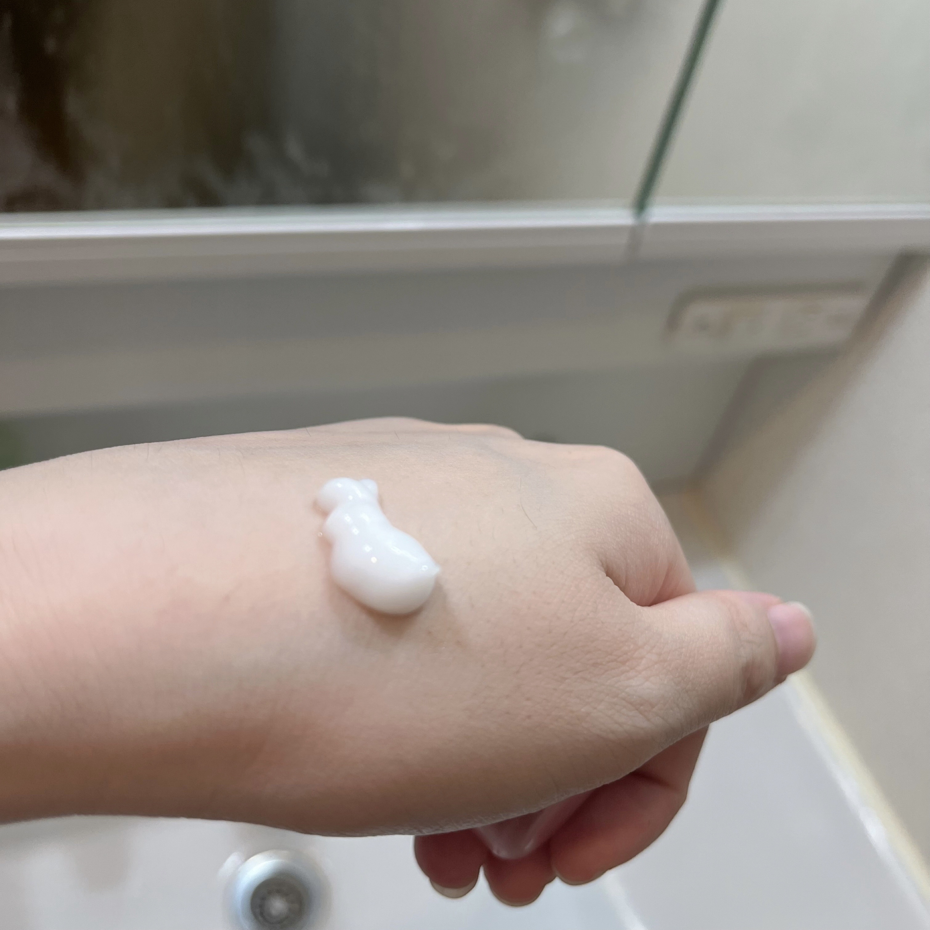 エッセンスインヘアミルク/オルビス/ヘアミルクを使ったクチコミ（2枚目）