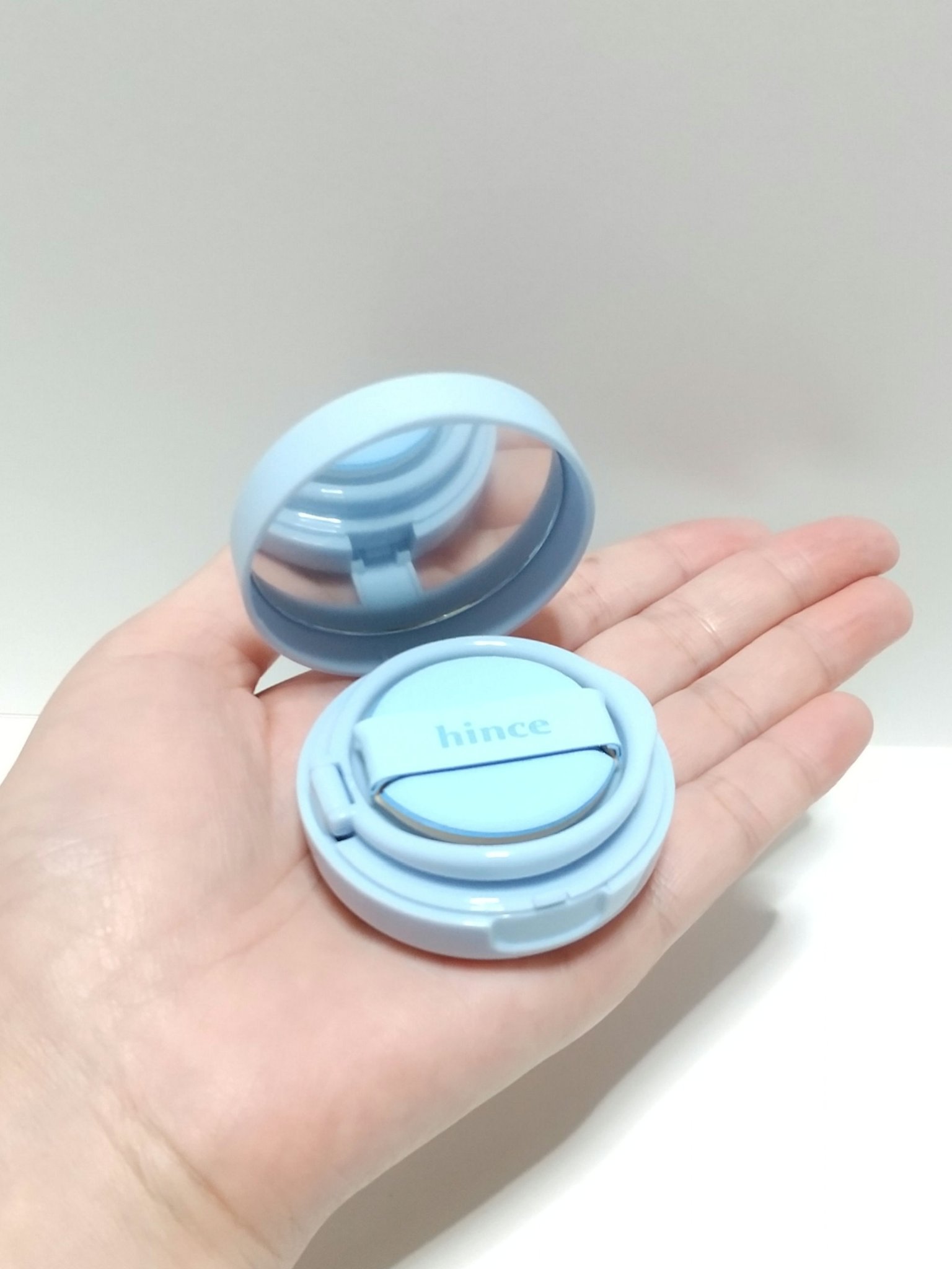 セカンドスキンメッシュマットクッション 21 アイボリー（24 BLUE DIVE）/hince/クッションファンデーションを使ったクチコミ（2枚目）