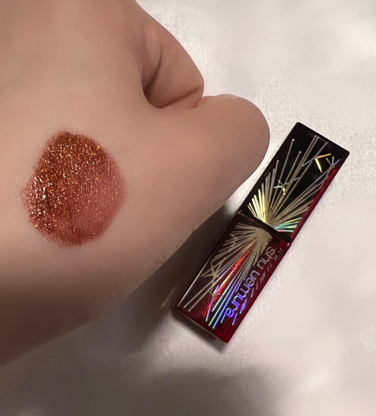 ⭐️ on LIPS 「シュウウエムラのお正月コスメ💄ラメに惹かれて購入✨ルージュ ア..」(3枚目)