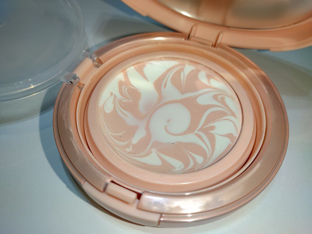 ジューシーパン スキンケアプライマー/A’pieu/化粧下地を使ったクチコミ（2枚目）