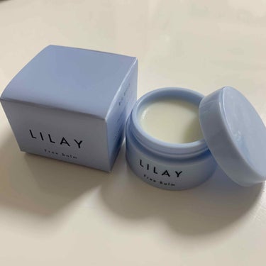 
⚫︎LILAY
⚪︎free balm 10g

久々に前髪を切ったので束感を出したくて購入しました𓍯
天然由来成分95%配合で、リップや指先にも使えます。

適度な束感をキープしてくれます！
ただ、