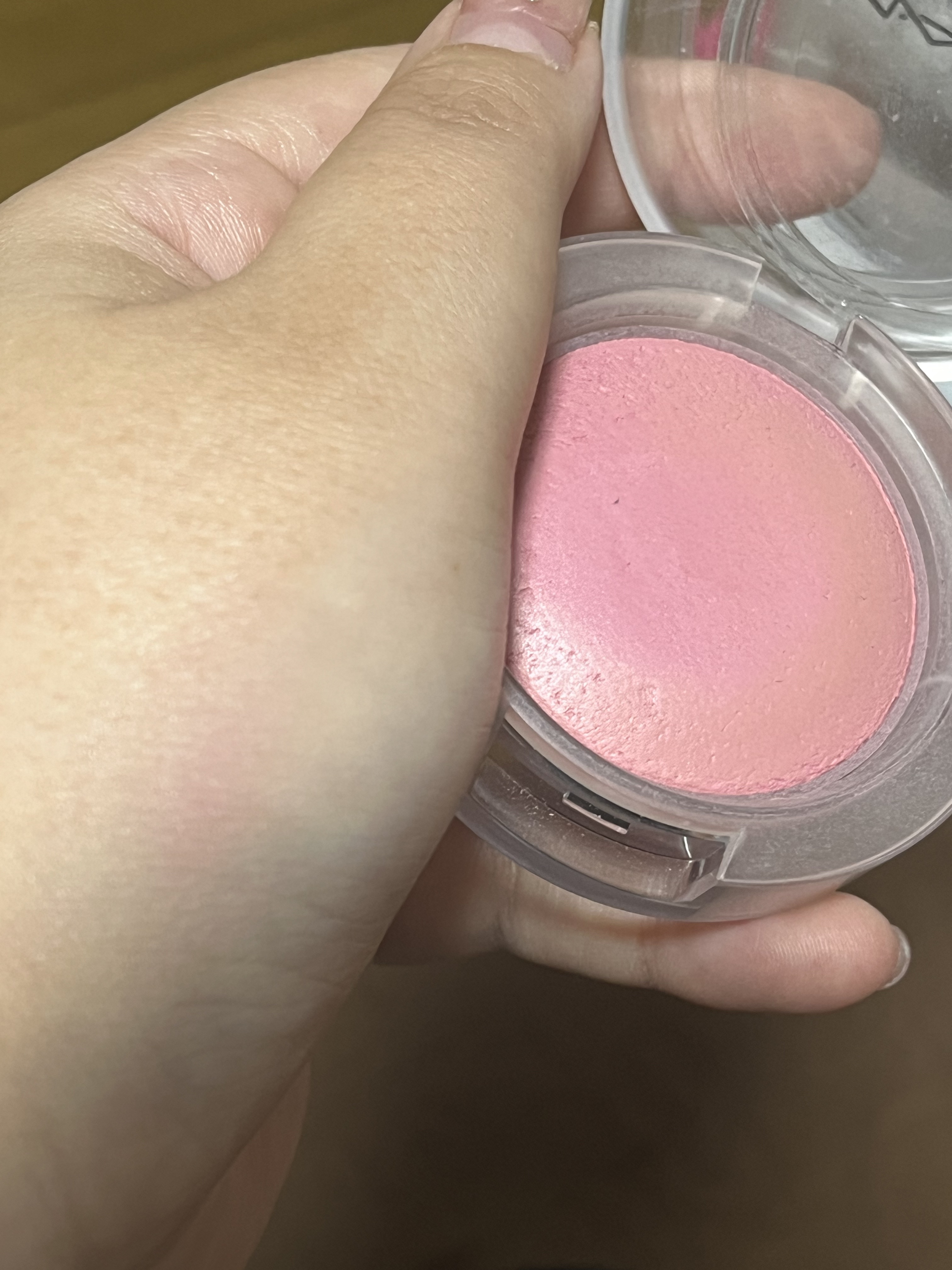 グロープレイ クッショニー ブラッシュ トータリー シンクト/M・A・C/ジェル・クリームチークを使ったクチコミ（3枚目）