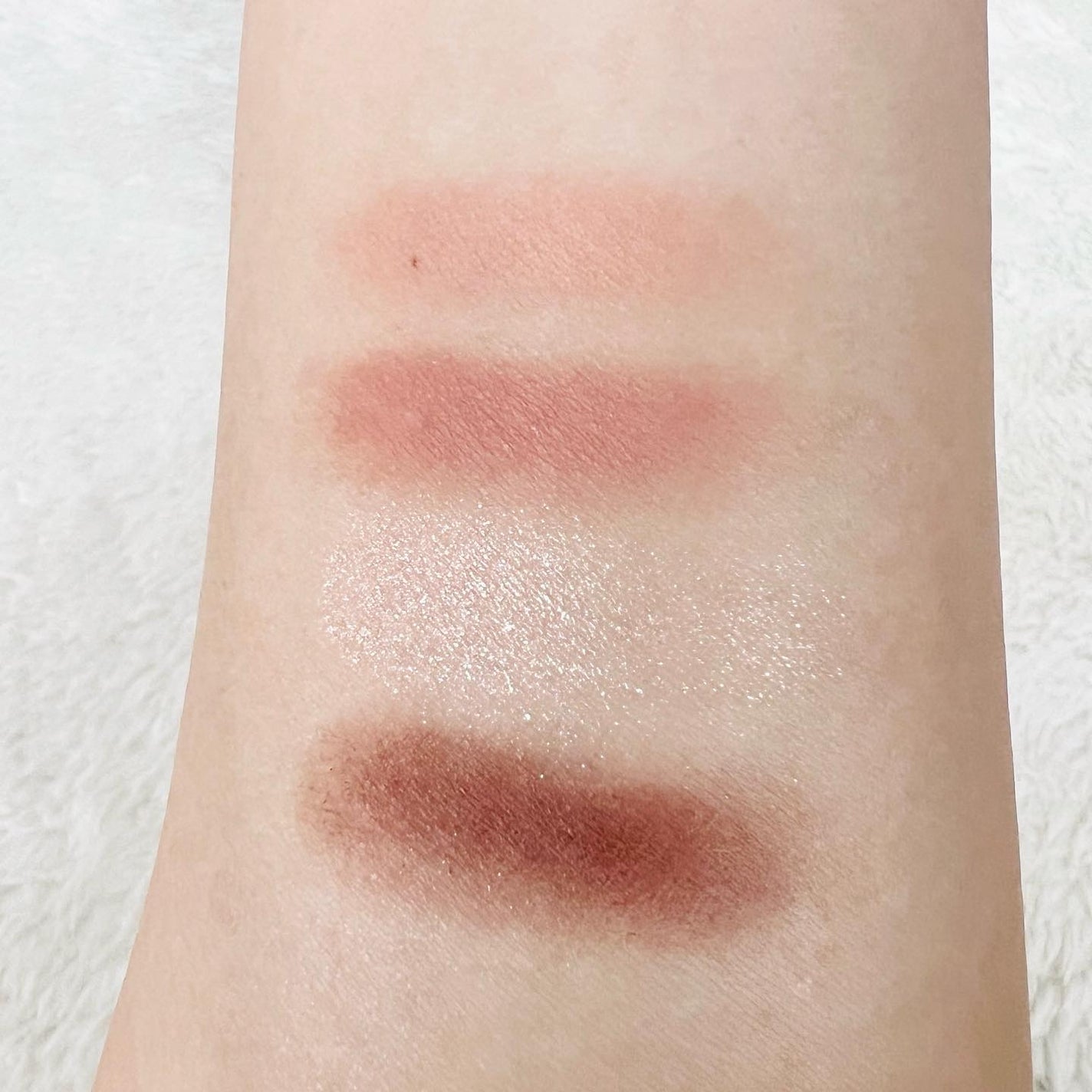 アンドバイロムアンド グラッシーボムティント/&nd by rom&nd/リップティントを使ったクチコミ(3枚目)