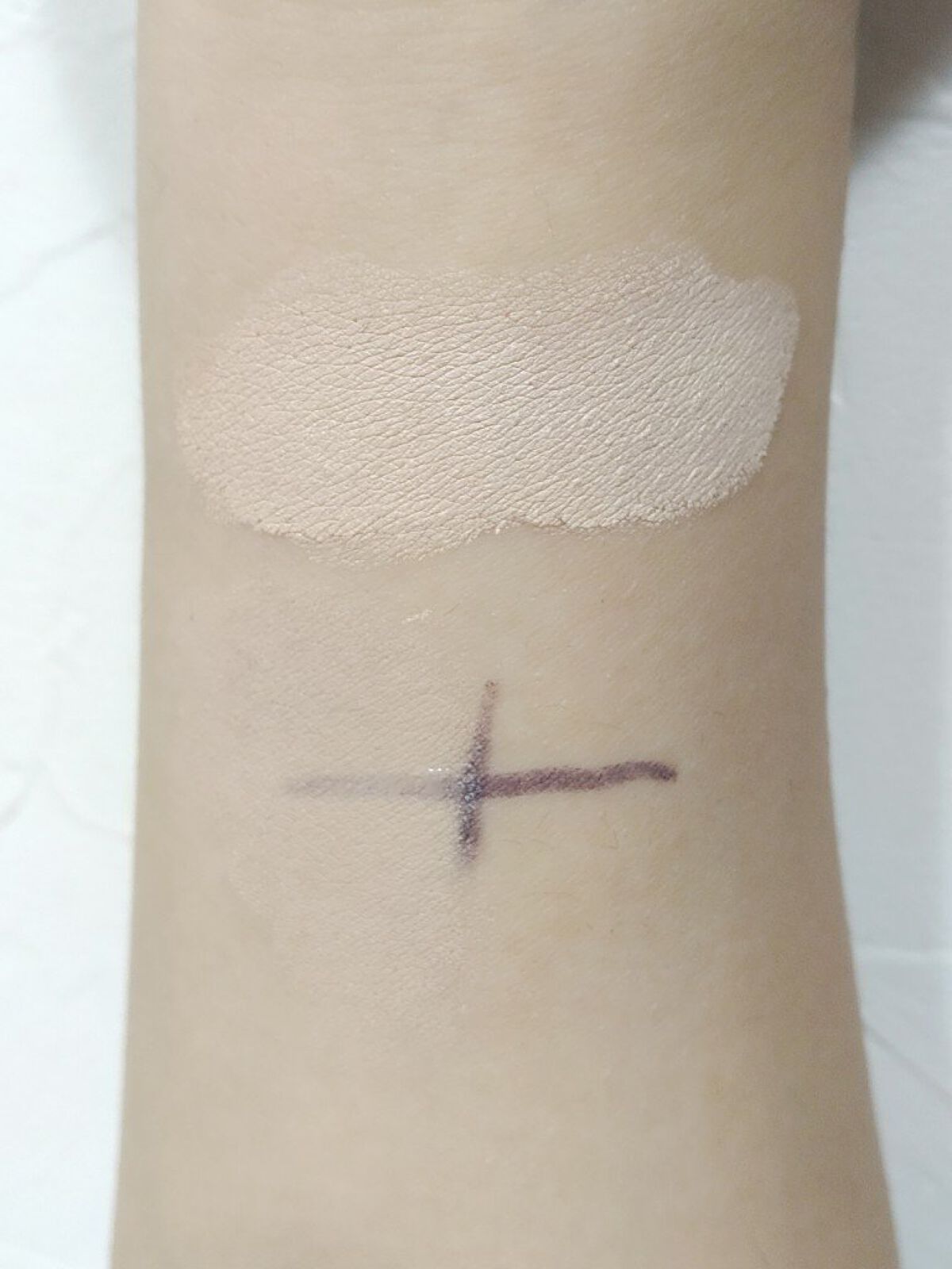 タトゥーウォータープルーフスカーコンシーラー/フォレンコス/リキッドコンシーラーを使ったクチコミ（3枚目）