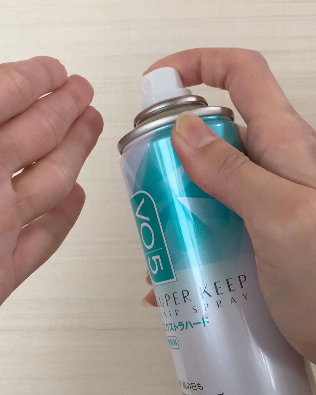 スーパーキープヘアスプレイ<エクストラハード> 無香料/VO5/ヘアスプレーを使ったクチコミ(3枚目)