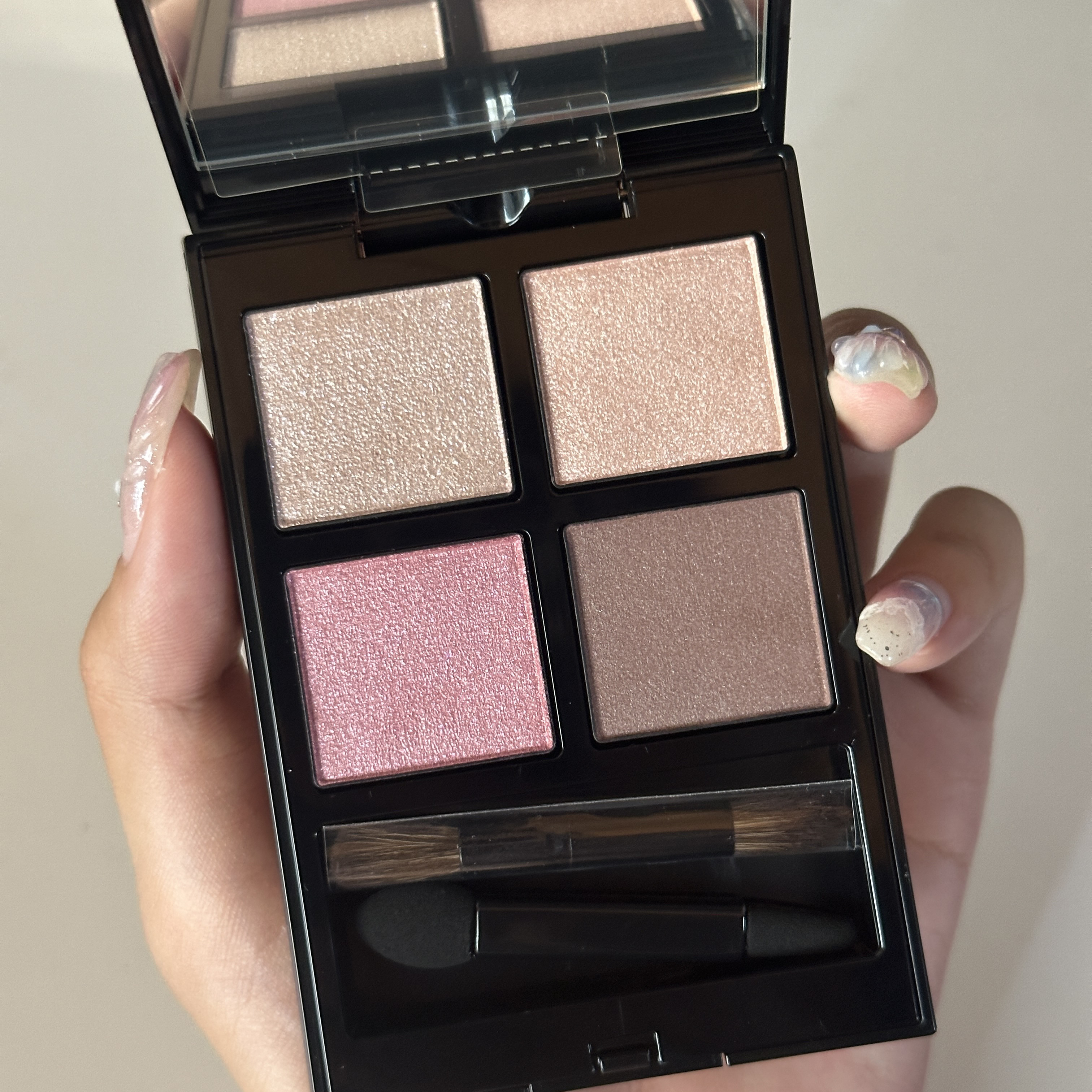 アディクション ザ アイシャドウ パレット + 009 Enchanted Lilac/ADDICTION/アイシャドウパレットを使ったクチコミ（2枚目）