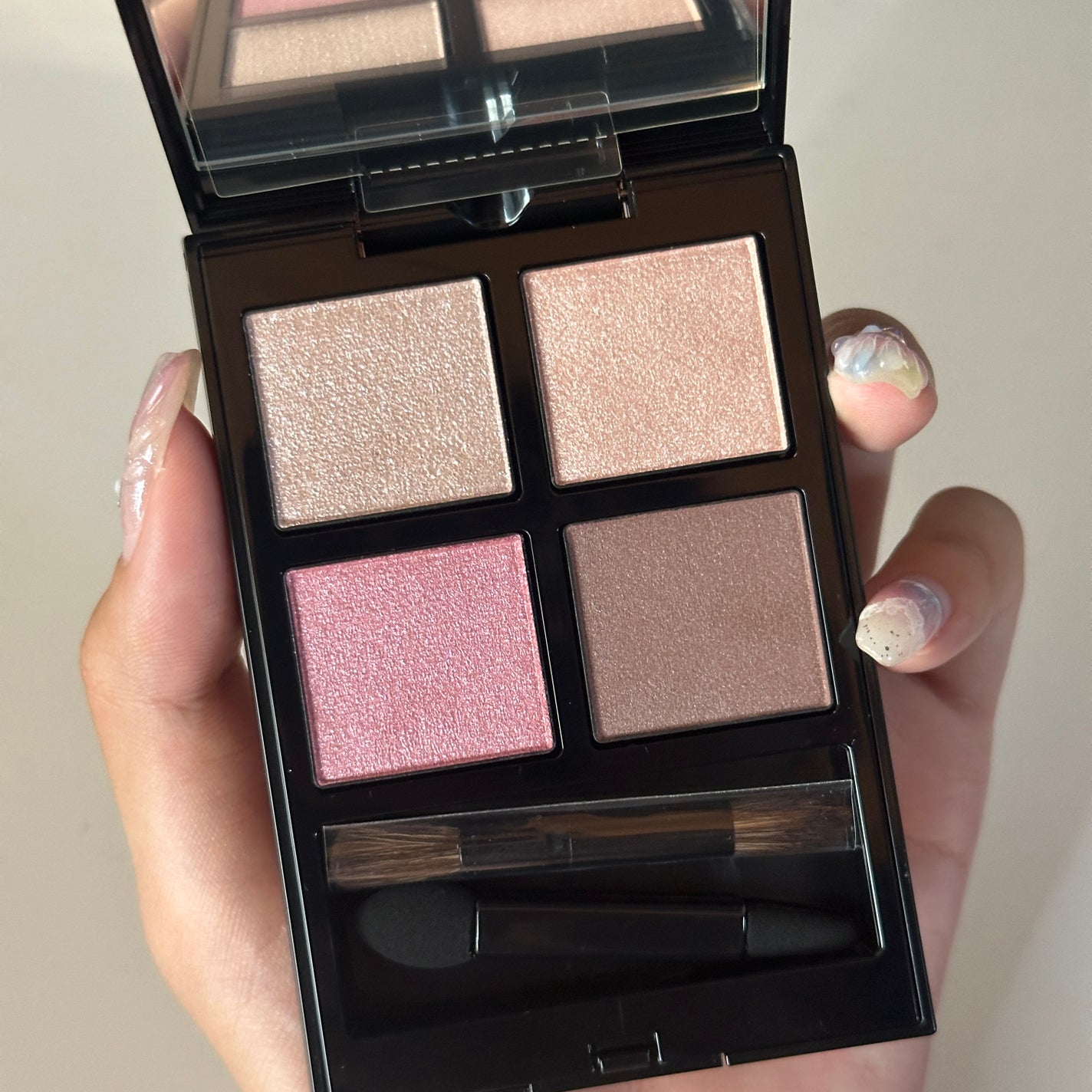 アディクション ザ アイシャドウ パレット +/ADDICTION/アイシャドウパレットを使ったクチコミ(2枚目)