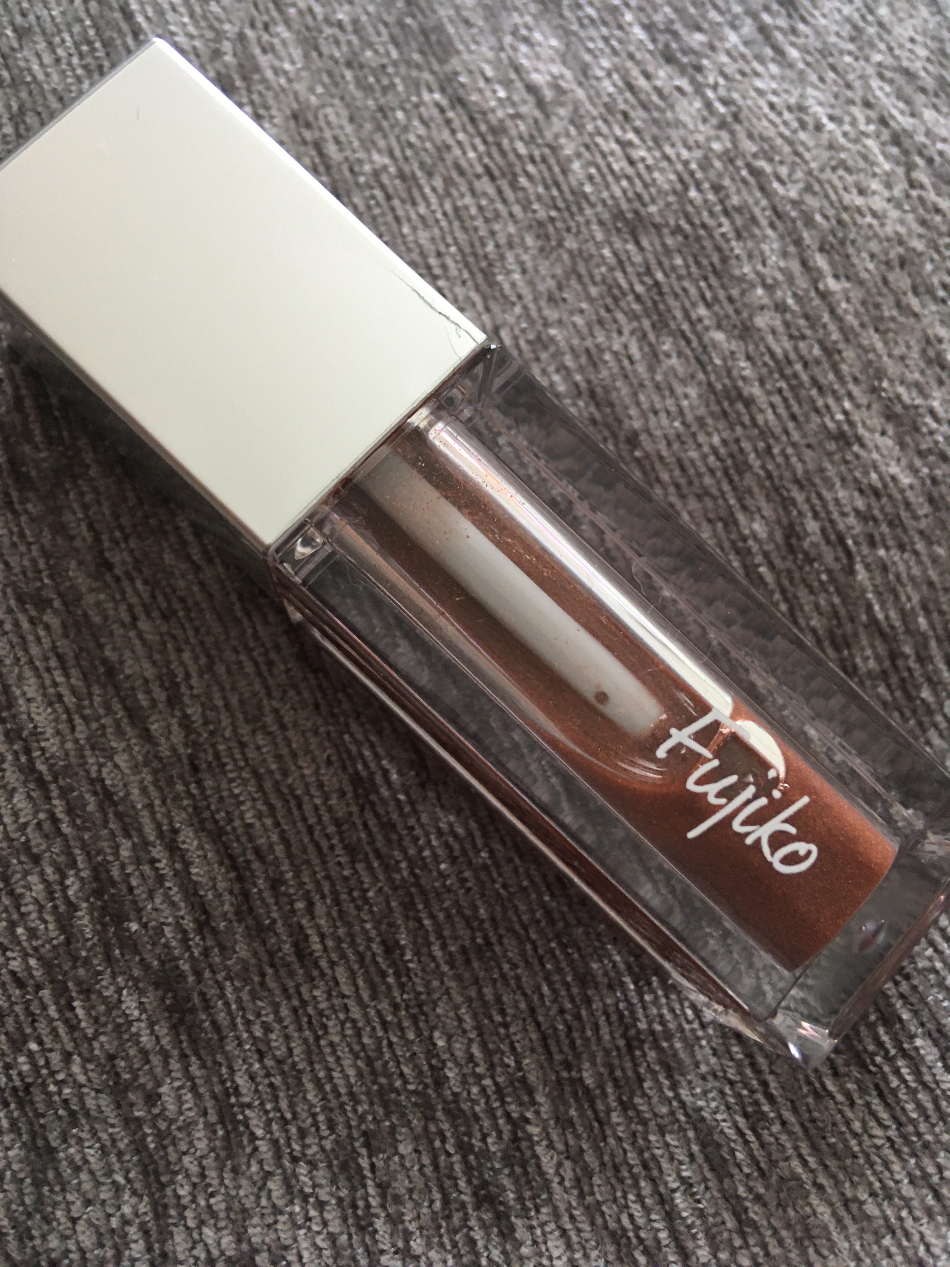 シェイクシャドウSV 02 最愛テラコッタ/Fujiko/リキッドアイシャドウを使ったクチコミ（1枚目）