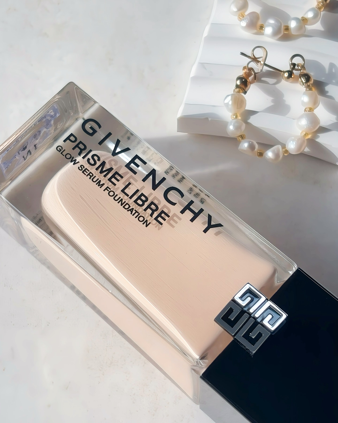 プリズム･リーブル･グロウ･セラム･ ファンデーション/GIVENCHY/リキッドファンデーションを使ったクチコミ（2枚目）
