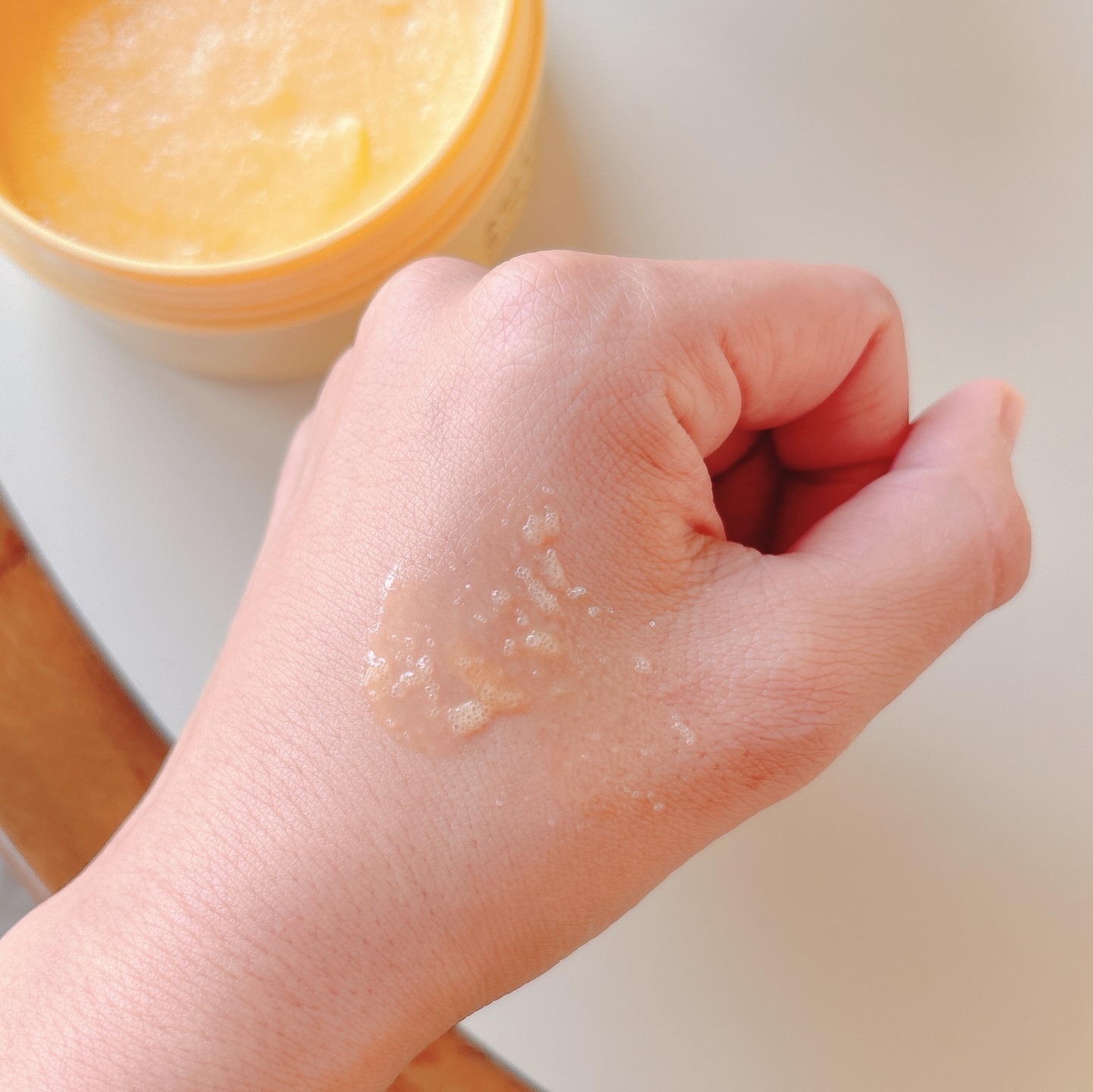 Q+Me スウィートボムタラソスクラブレモンティーの香り/AGARISM/バスト・ヒップケアを使ったクチコミ（3枚目）