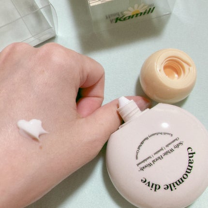 パフューマリー ハンド&ネイルクリーム デューイアルテミシア 50ml/カミール/ハンドクリームを使ったクチコミ(4枚目)