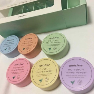 Innisfree ノーセバムミネラルパウダー
                                                            （6色入り）

 ロッテ免税店オン