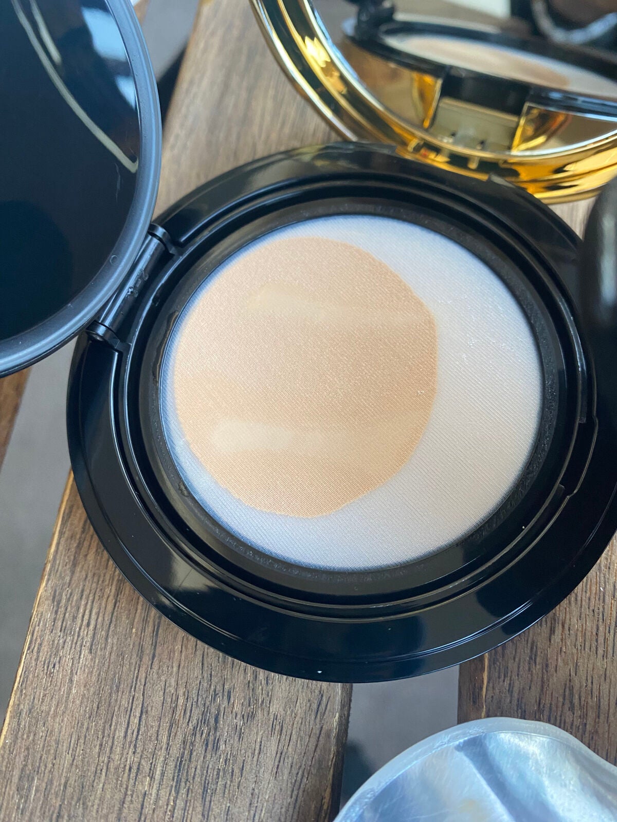 ラディアント タッチ グロウパクト/YVES SAINT LAURENT BEAUTE/クッションファンデーションを使ったクチコミ(6枚目)