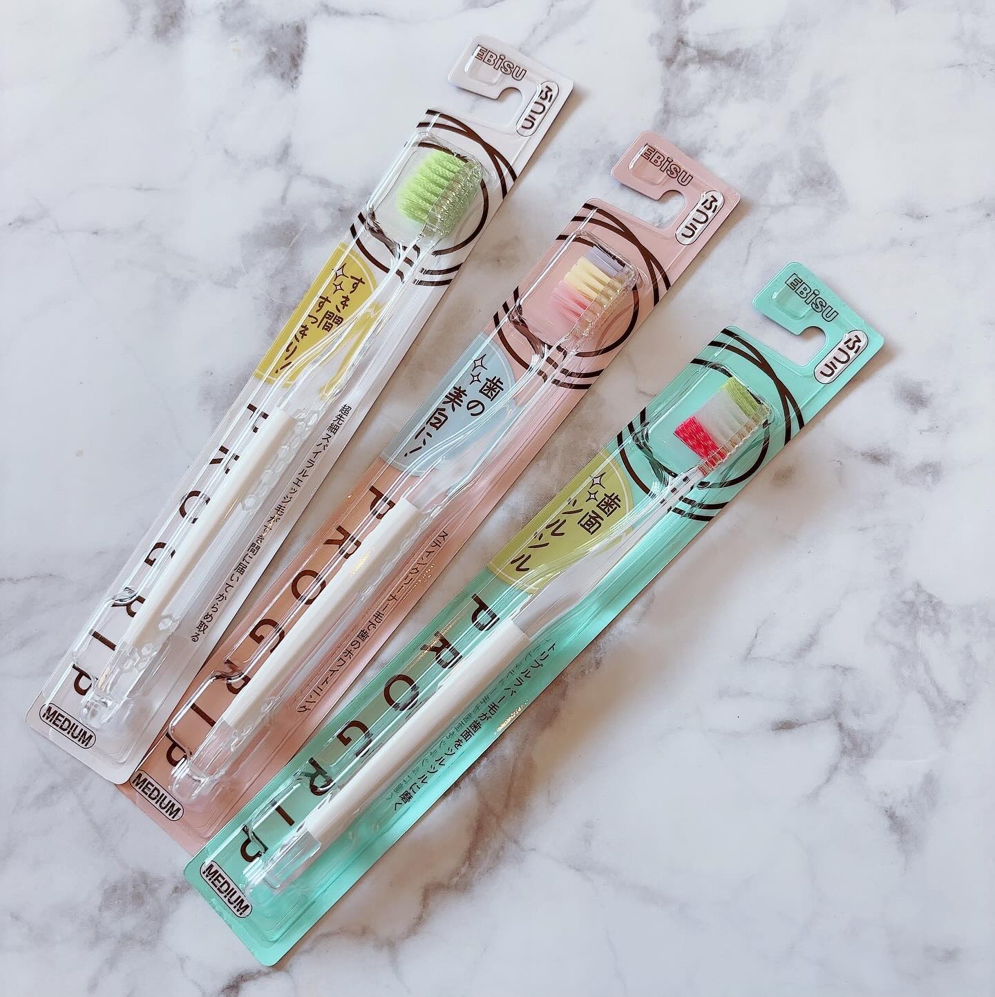 ⁡
⁡
❯❯ プログリップハブラシ
⁡
⁡
⁡
どんなシーンにも “映える” プログリップ🪥
⁡
高い機能性とインテリア性を備えた歯ブラシで
機能別に選べる3種類があります☺️✨
⁡
⁡
typel 《すき間すっきり！》
らせん状のエッジ