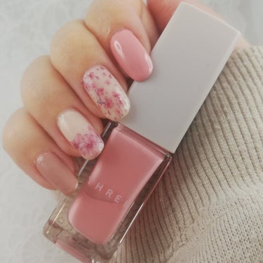 #桜ネイル 🌸

#THREE の去年の#限定色　#INNERCHILD と#Nailsinc の#シーイングスターズデュオキット の#ゲットディスカバード と#しずくネイルポリッシュ の2番#ベージュ