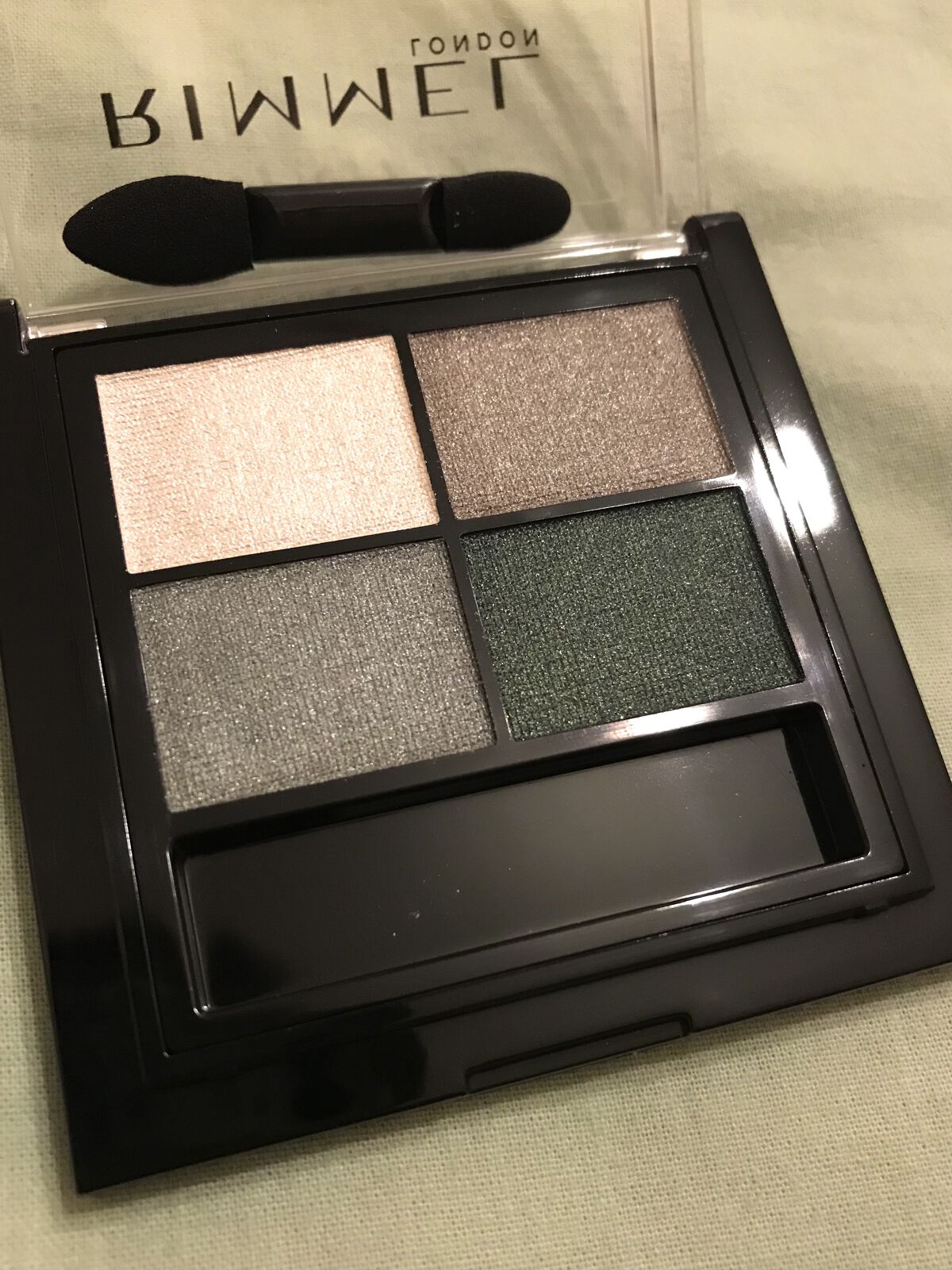 ワンダー エバー アイシャドウ 008　ディープナイトブルー/リンメル ロンドン/アイシャドウパレットを使ったクチコミ（1枚目）