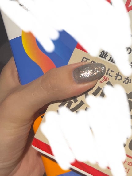 ちふれ ネイル エナメルのクチコミ「とにかく色味が唯一無二でかわいい!
容器の中の液や筆が固まりやすいのは少し気になったけど可愛い.....」(3枚目)