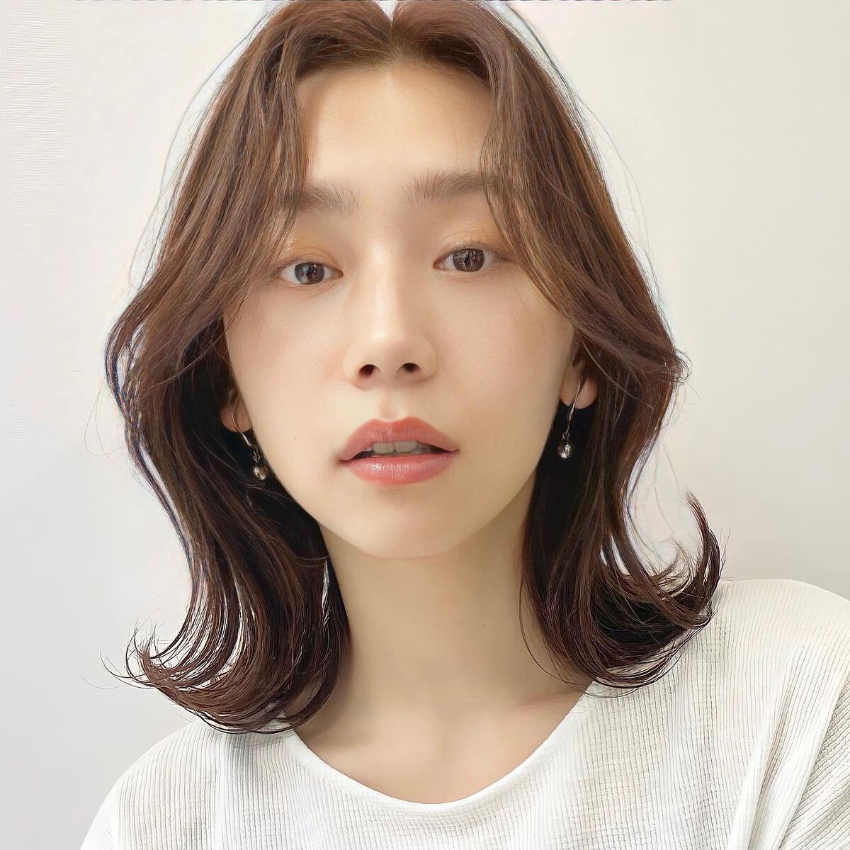 KONOMI on LIPS 「整形級の小顔の鉄則はコレ♡────────────くびれサイ..」(5枚目)