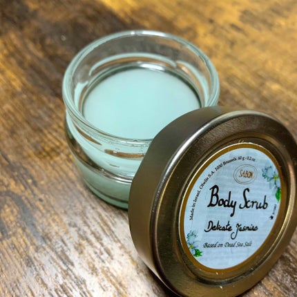 ボディスクラブ デリケート・ジャスミン 320g(FLORAL BLOOMING Limited Collection)/SABON/ボディスクラブを使ったクチコミ(2枚目)