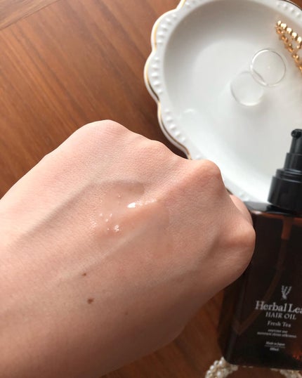 オーガニックヘアオイル フレッシュティーの香り/ハーバルリーフ/ヘアオイルを使ったクチコミ(3枚目)