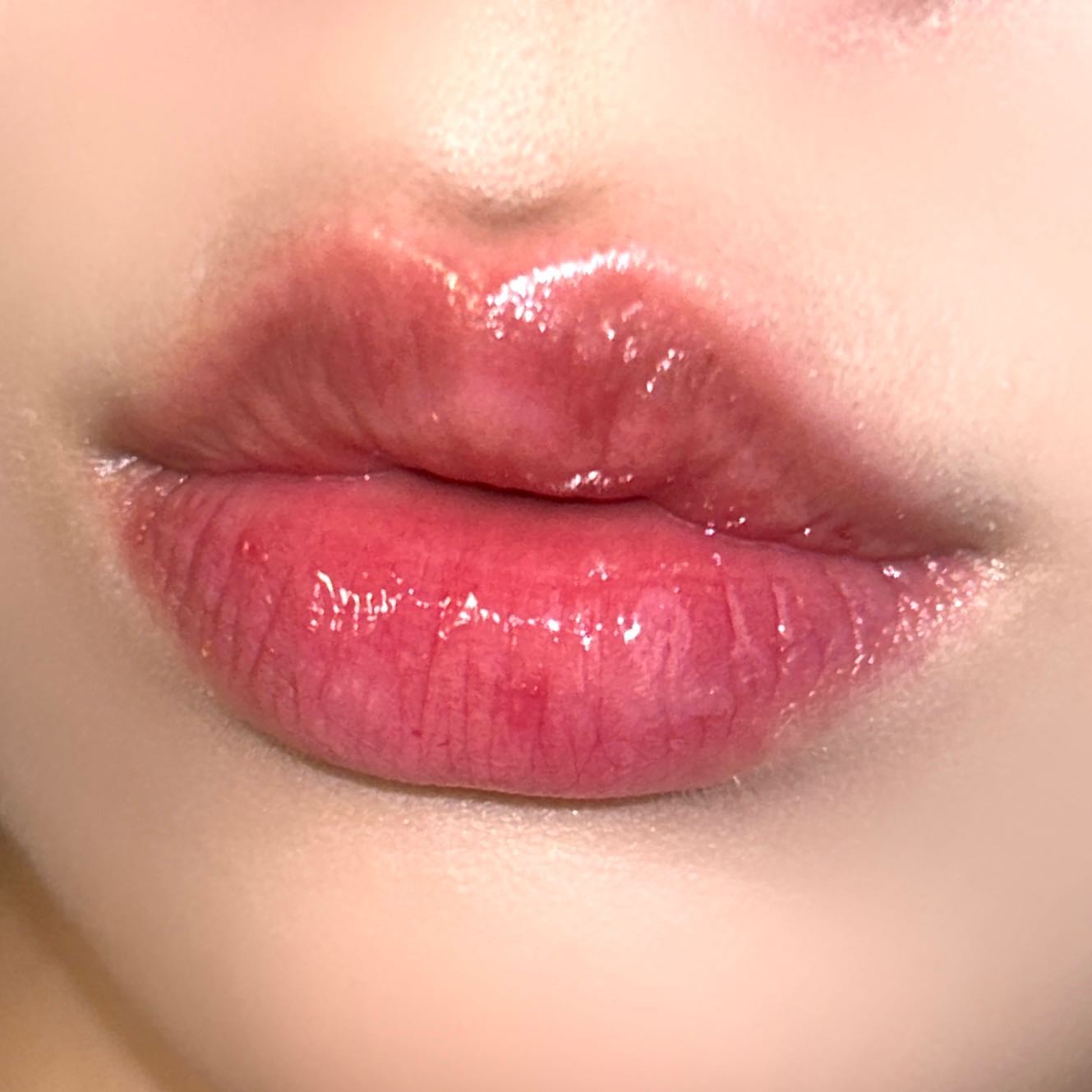 アンドバイロムアンド　グラッシーボムティント/&nd by rom&nd/リップティントを使ったクチコミ（3枚目）