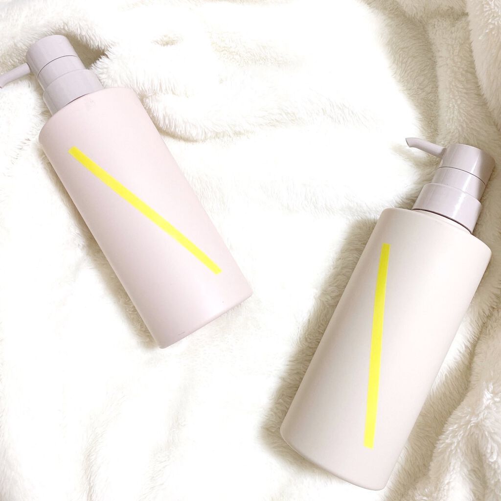 …♡
ヘアケアブランドShinkoQの
シャンプー、トリートメント✨✨
*
デザインがシンプルでバスルームにも馴染む☺️
なんと言っても香りが私どタイプでした〜💕💕
頭を洗っている時はもちろんなんだけど、お風呂上がったら後までいい香りが