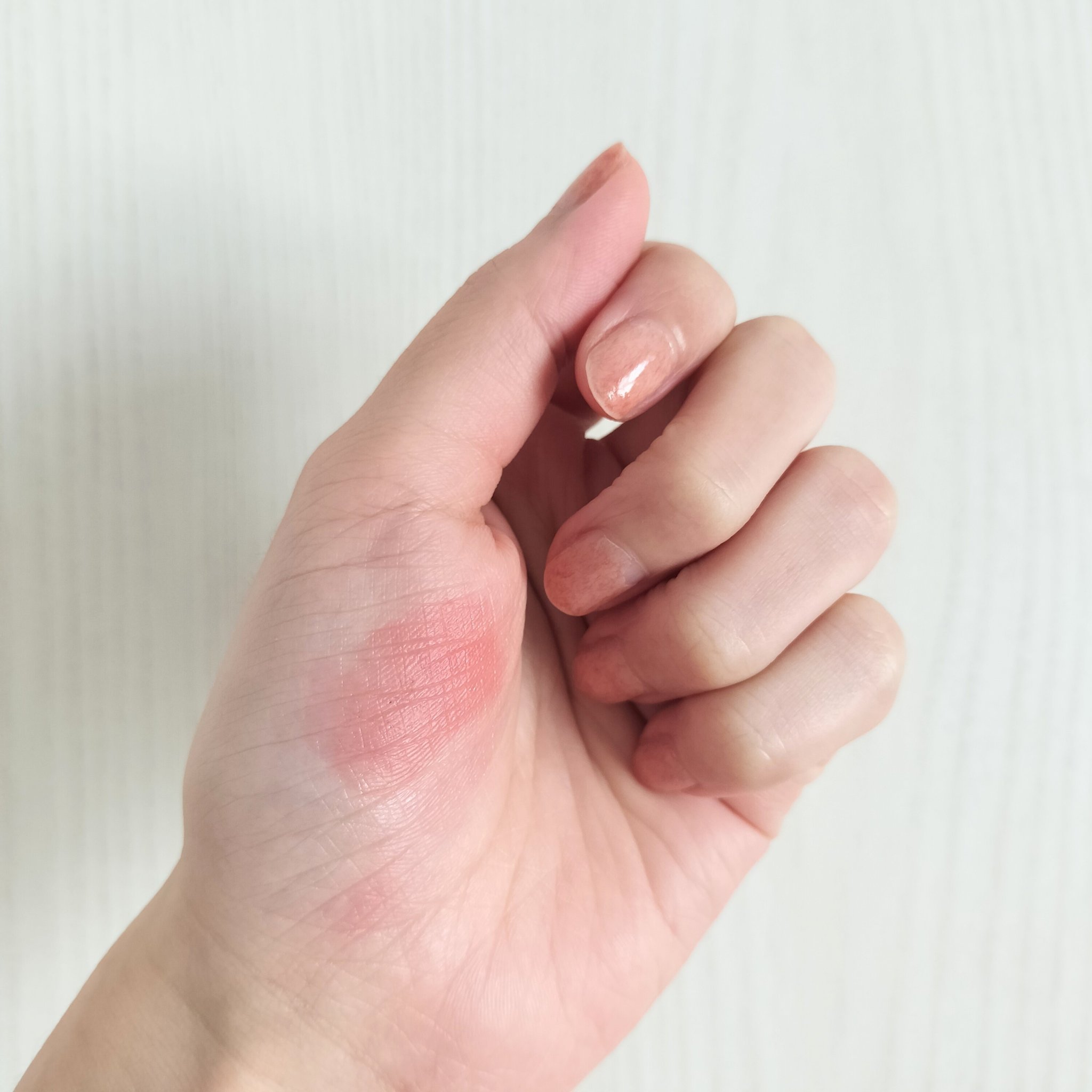 ジューシーラスティングティント 31 ベアアプリコット(BARE APRICOT)/rom&nd/リップティントを使ったクチコミ（3枚目）