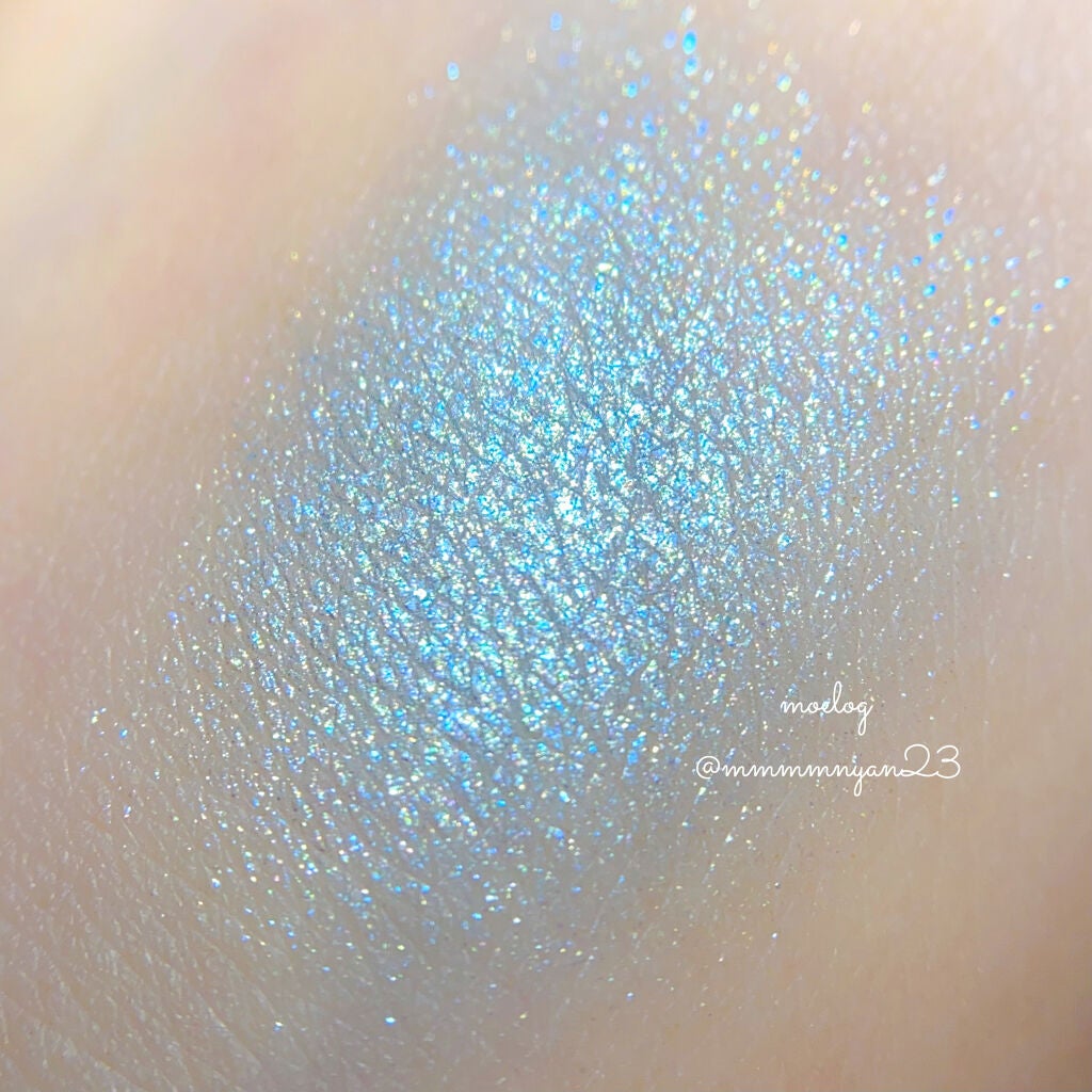 スターダイヤモンドストリーマーリキッドアイシャドウ/HEXZE(ヘックスゼ)/リキッドアイシャドウを使ったクチコミ(3枚目)