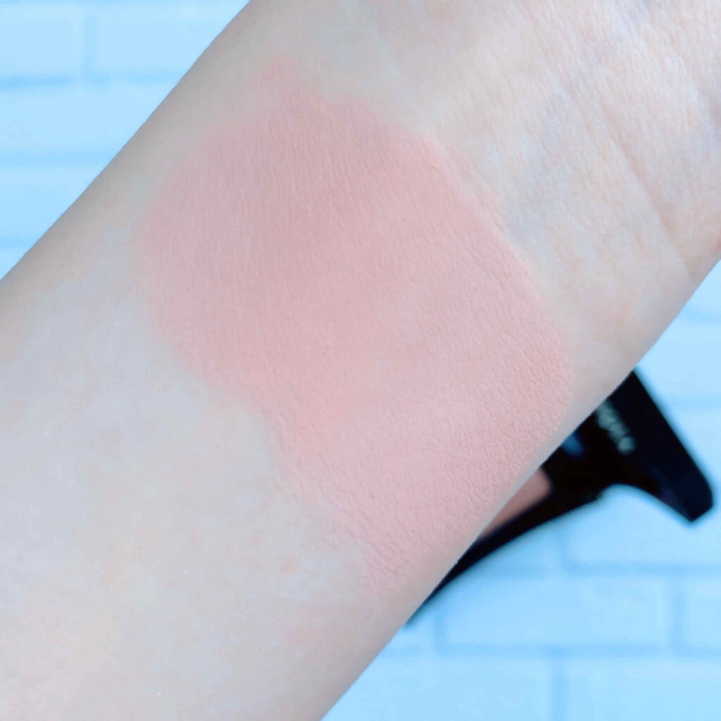 Illamasqua powder blusherのクチコミ「【やっぱりピンクベージュチークが可愛すぎた🥺💕】

こんばんは\( ¨̮ )/

今日はTwi.....」（3枚目）