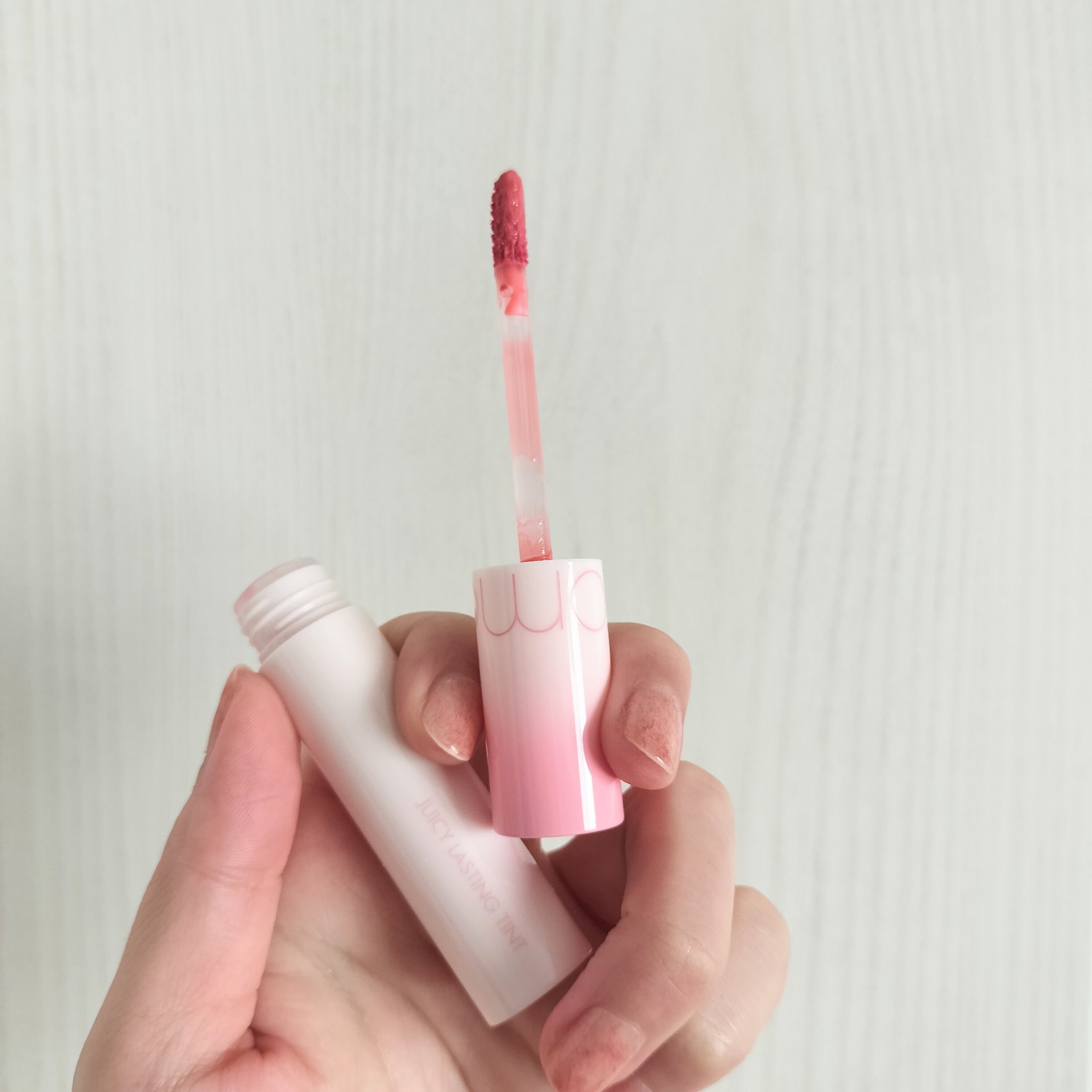 ジューシーラスティングティント 31 ベアアプリコット(BARE APRICOT)/rom&nd/リップティントを使ったクチコミ（1枚目）