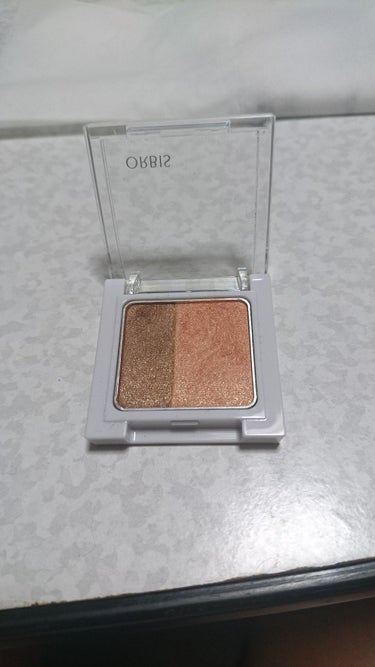 ORBIS  ツイングラデーションカラー  ウォームベージュ❣️

オレンジと茶色の組み合わせ。
ORBISでは初めて化粧品を買ったけれど
これはヒット✨これ1つでオレンジメイクができる。
発色良し◎粉