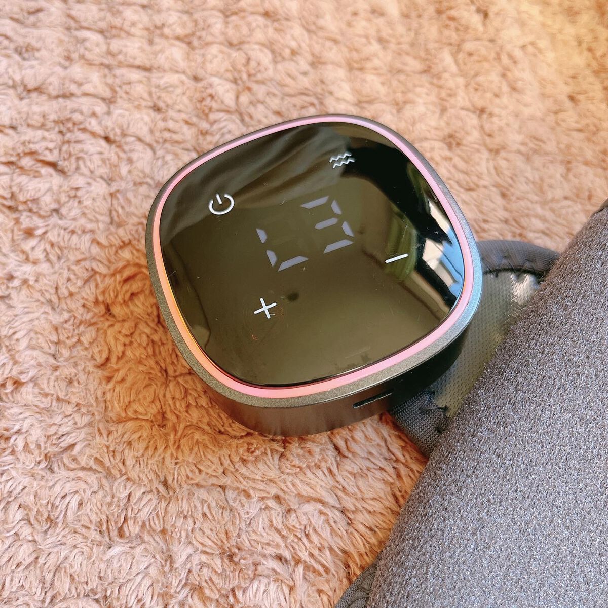 KLK 膝マッサージャーのクチコミ「最近おうちでマッサージするのに
ハマり中😌❣️
⁡
⁡
最近のお気に入りはこちら💁🏻‍♀️
⁡.....」（2枚目）