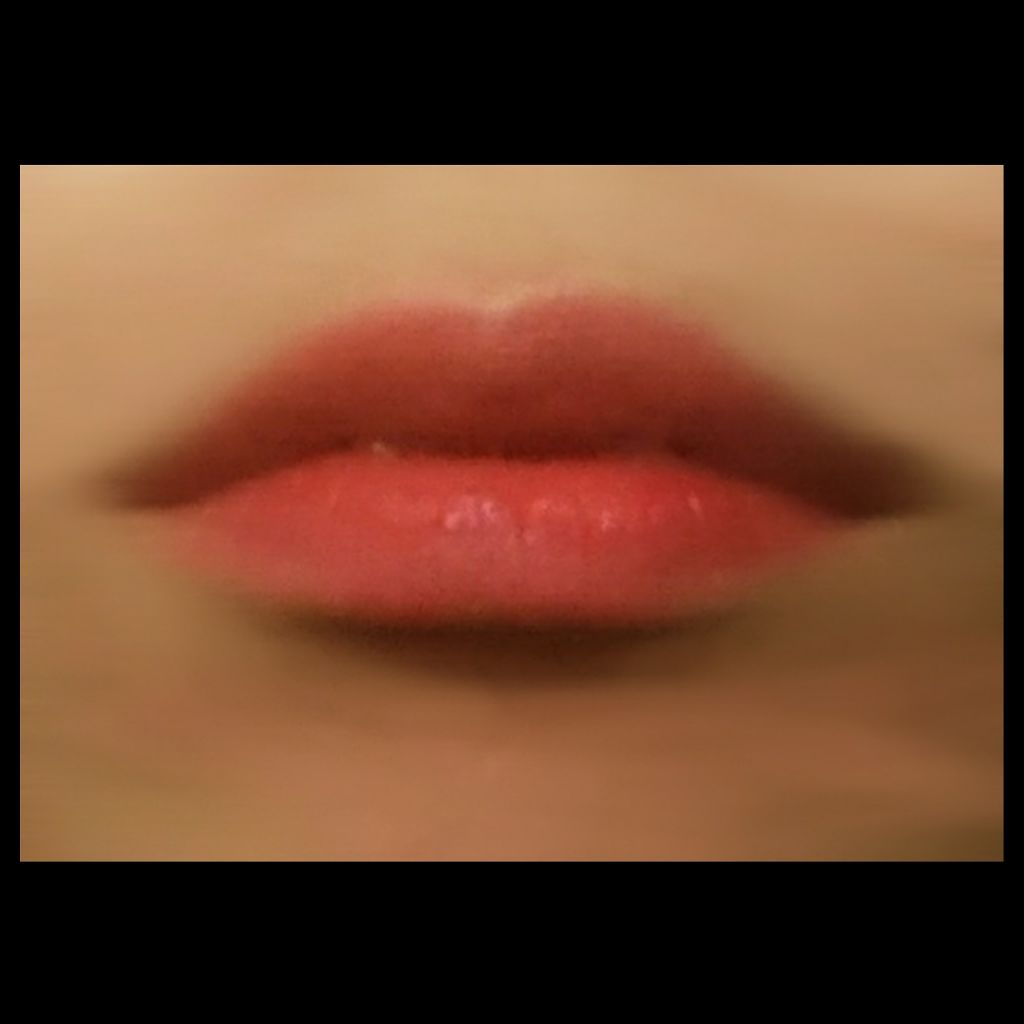 ルージュ アリュール リクィッド パウダー 962 エレクトリック ブロッサム/CHANEL/口紅を使ったクチコミ（3枚目）