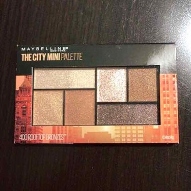 《 MAYBELLINE 》MINI PALETTE 

❤︎ 細かいラメ入り

❤︎ 発色が良い

❤︎ 6色でグラデーションしやすい
