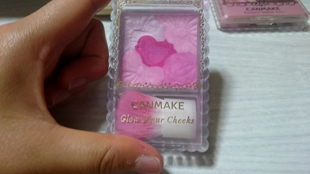 グロウフルールチークス/キャンメイク/パウダーチークを使ったクチコミ(1枚目)